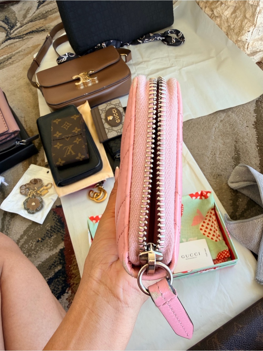 Gucci GG Long Zippy Wallet - Picture 3 of 12